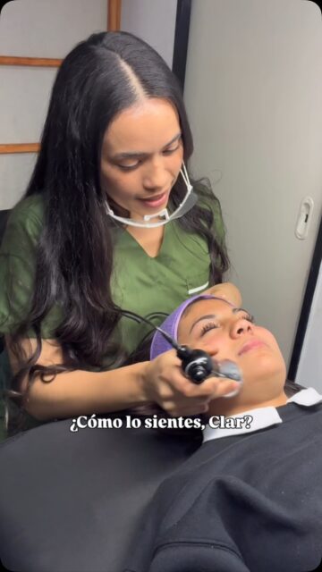 Como cuando cuando llevas 5 minutos haciendo el tratamiento y el equipo está apagado 🫠🙈😂😂

#humor #parati #rels #cosmetology #humordodia